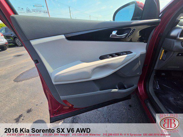 Used 2016 Kia Sorento SX AWD/4WD image 9