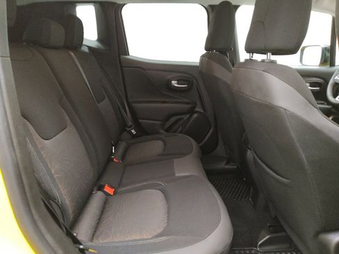 Used 2023 Jeep Renegade Latitude image 19