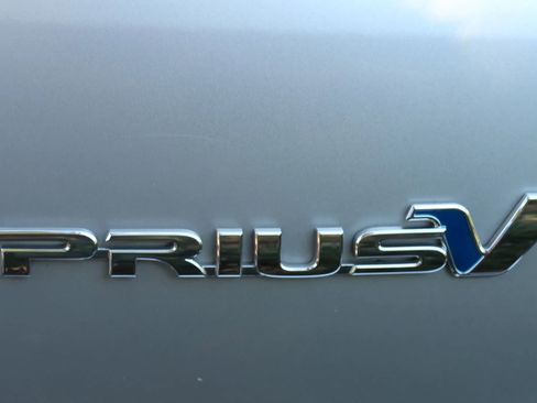 Used 2012 Toyota Prius V Two image 25