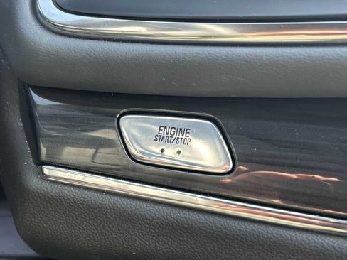 Used 2024 Buick Enclave Essence w/ Experience Buick Package AWD/4WD image 17