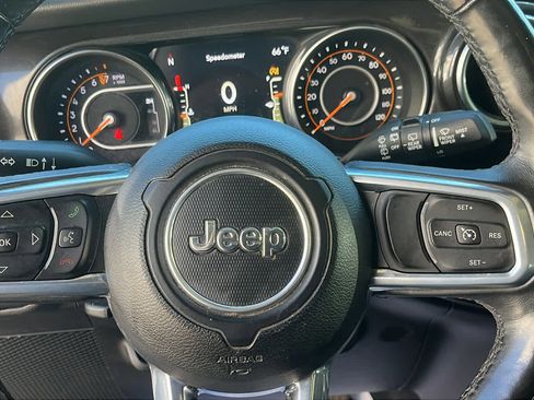 Used 2019 Jeep Wrangler Unlimited Sahara AWD/4WD image 13