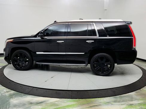 Used 2019 Cadillac Escalade Luxury AWD/4WD image 8
