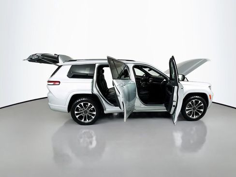 Used 2021 Jeep Grand Cherokee L Overland image 31