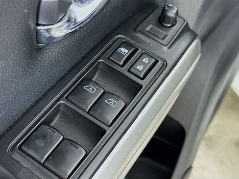 Used 2021 Nissan Titan SV w/ SV Convenience Package AWD/4WD image 20