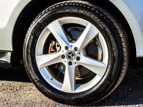 Used 2018 Mercedes-Benz GLE 350 4MATIC w/ Premium 2 Package image 10