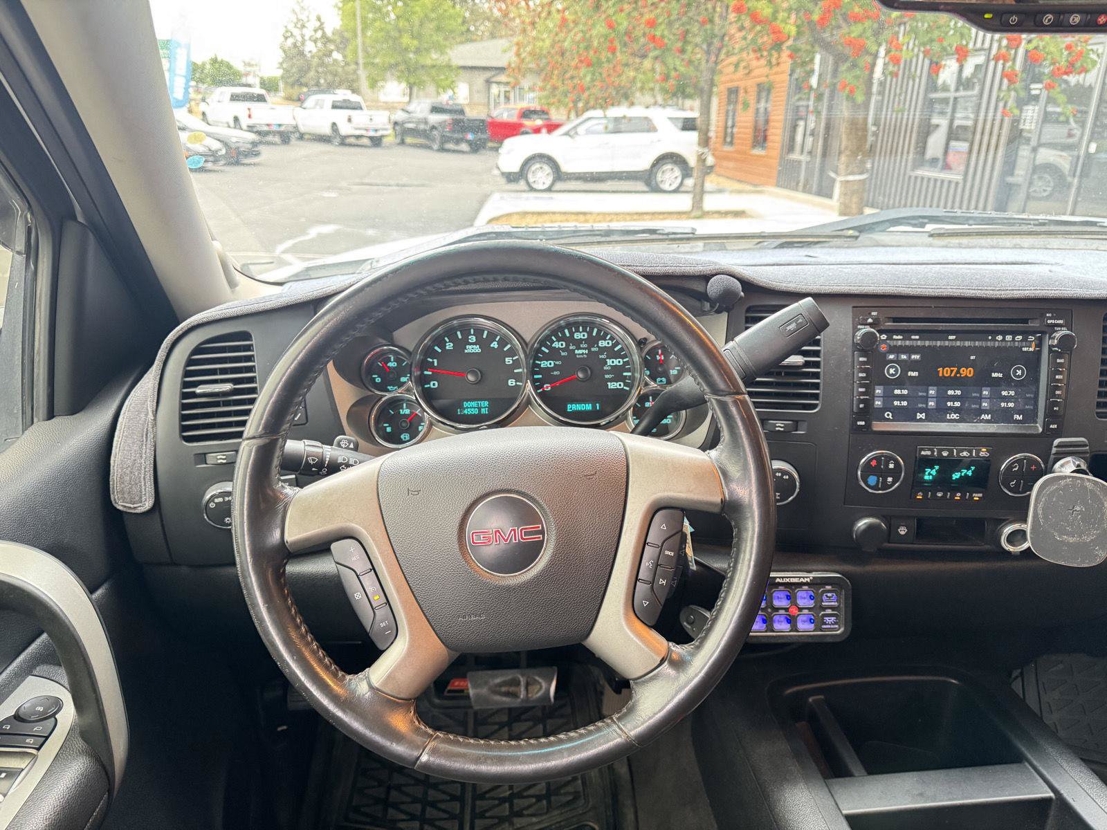 Used 2008 GMC Sierra 2500 SLE w/ SLE2 Preferred Package AWD/4WD image 14