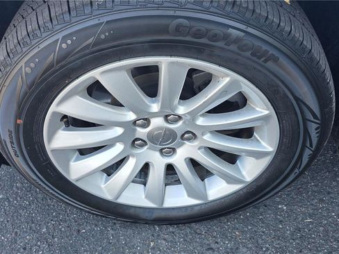 Used 2014 Chrysler 300 RWD image 9