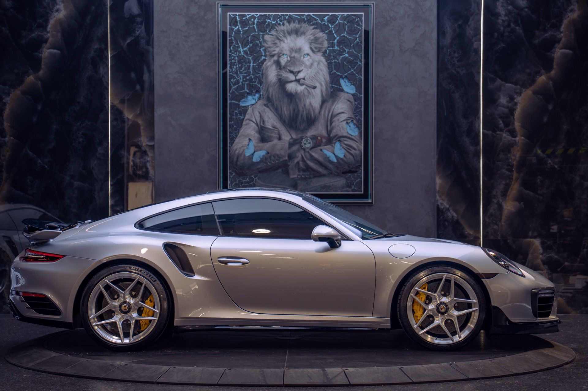 Used 2019 Porsche 911 4 Coupe AWD/4WD image 7