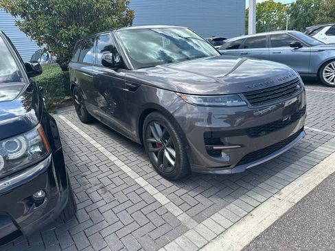 Used 2024 Land Rover Range Rover Sport Dynamic SE AWD/4WD image 3