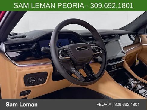 New 2026 Jeep Grand Cherokee Summit image 9