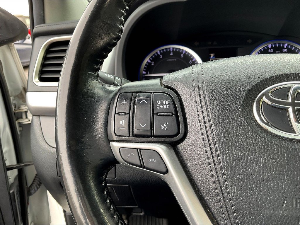 Used 2019 Toyota Highlander XLE AWD/4WD image 12