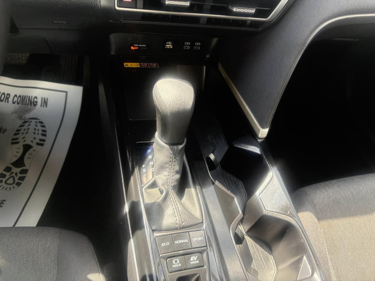 Used 2025 Toyota Camry LE FWD image 23