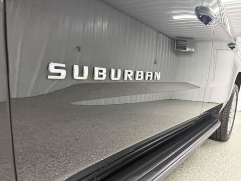 Used 2019 Chevrolet Suburban LT AWD/4WD image 12