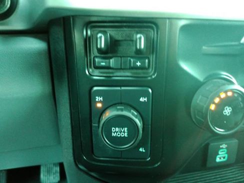 Used 2025 Ford F250 XLT image 41