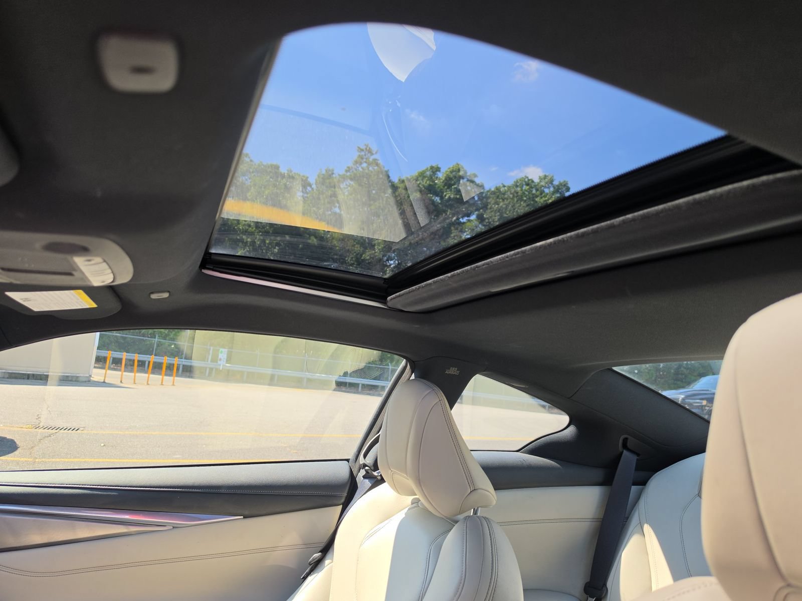 Used 2019 INFINITI Q60 3.0t Luxe w/ Cargo Package RWD image 5