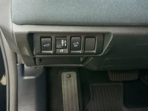 Used 2023 Subaru Outback Premium AWD/4WD image 11