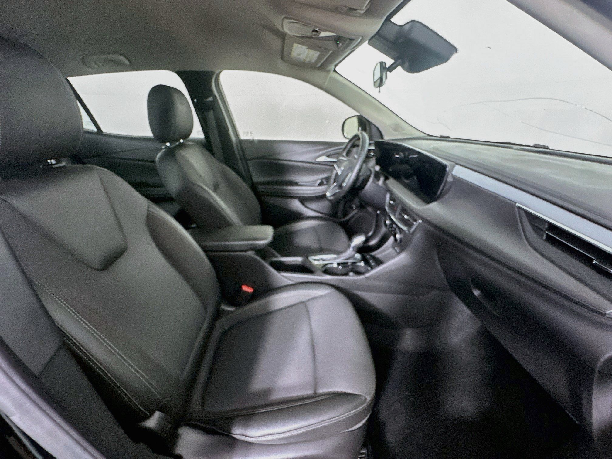 Used 2025 Buick Encore GX Preferred w/ Comfort Package FWD image 32
