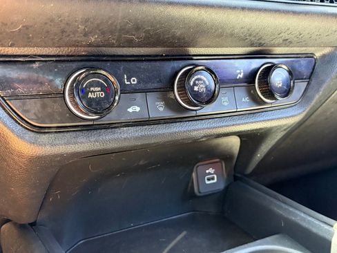 Used 2023 Honda HR-V LX image 8