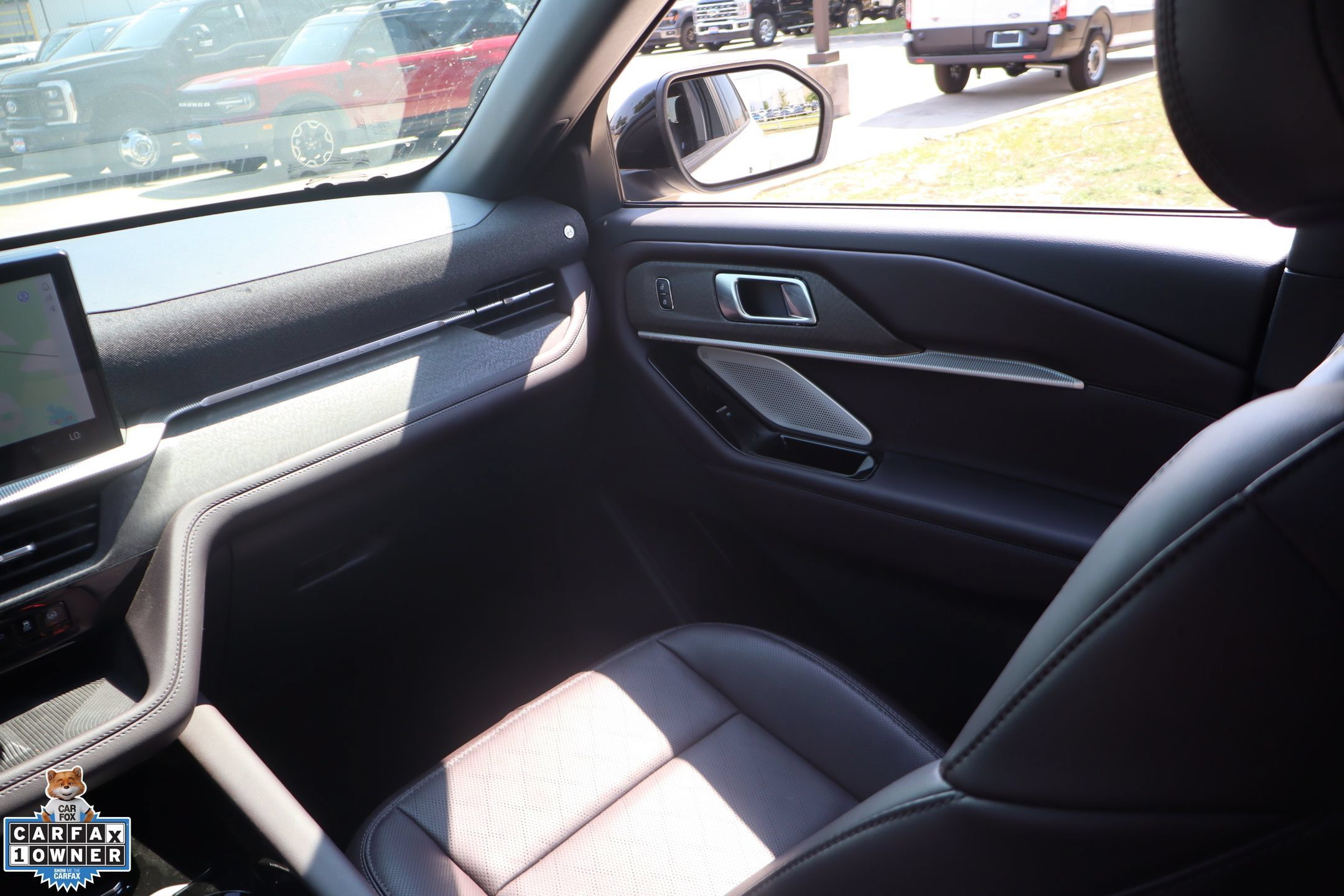 Certified 2025 Ford Explorer Platinum RWD image 24