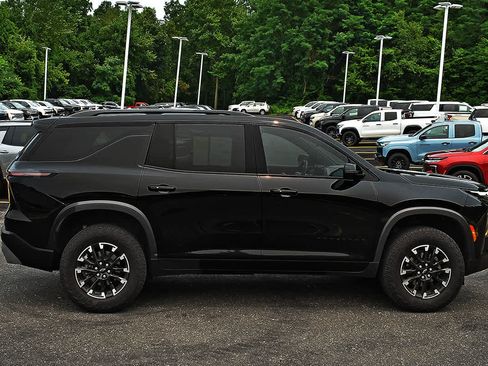 Used 2024 Chevrolet Traverse Z71 w/ LPO, Floor Liner Package AWD/4WD image 6