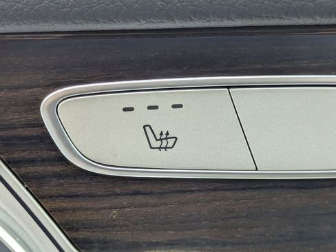 Used 2018 Mercedes-Benz GLC 300 4MATIC image 22