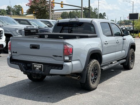 Used 2017 Toyota Tacoma TRD Pro AWD/4WD image 11