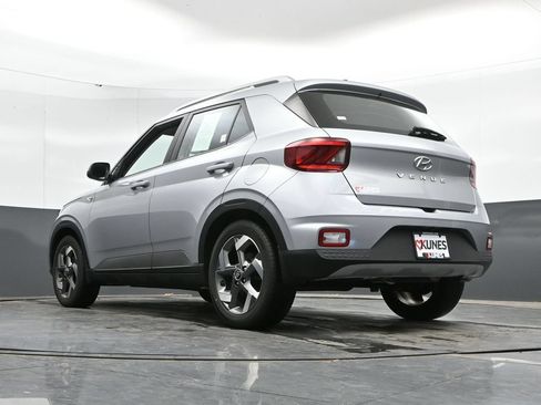Used 2022 Hyundai Venue SEL FWD image 43