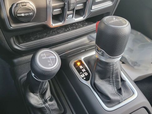 New 2026 Jeep Gladiator Sport image 18