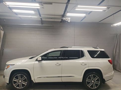 Used 2019 GMC Acadia Denali image 17