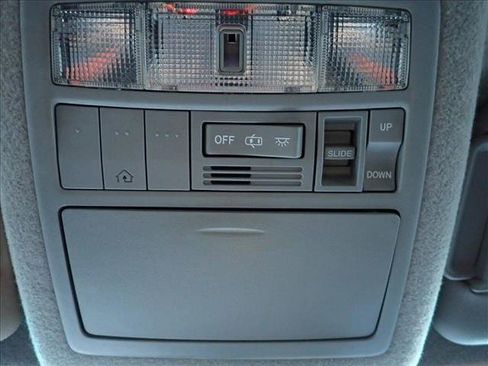 Used 2012 Toyota Highlander Limited w/ Tow Pkg image 26