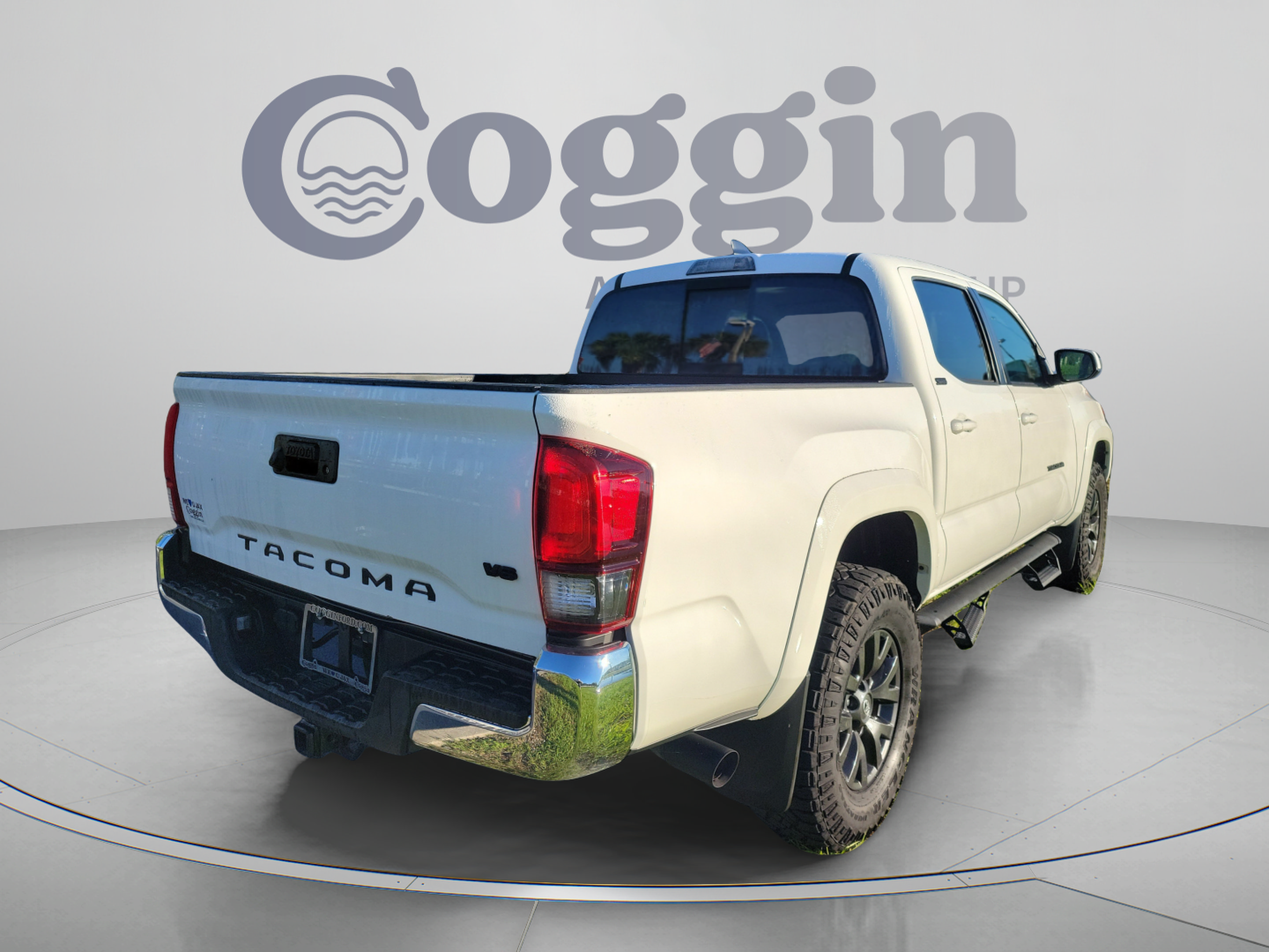 Used 2023 Toyota Tacoma SR5 RWD image 5