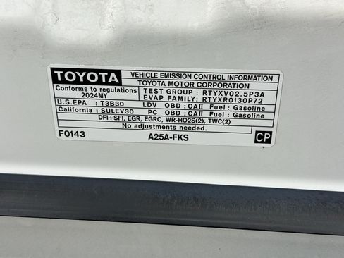 Used 2024 Toyota Camry SE FWD image 19