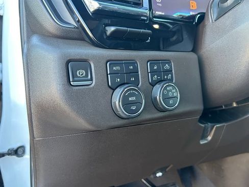 Used 2024 Chevrolet Silverado 2500 LTZ w/ LTZ Premium Package AWD/4WD image 22
