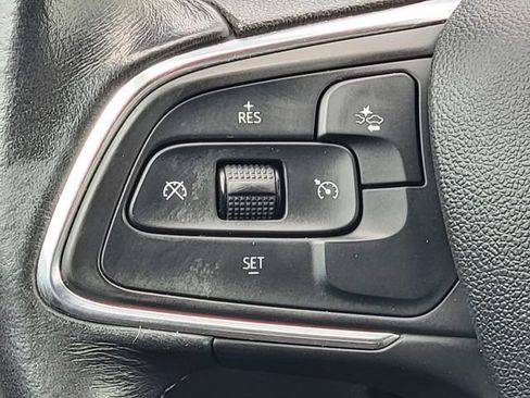 Used 2020 Buick Encore GX Select AWD/4WD image 31