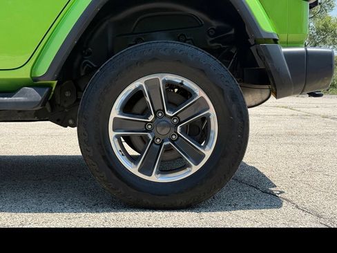 Used 2019 Jeep Wrangler Unlimited Sahara AWD/4WD image 11
