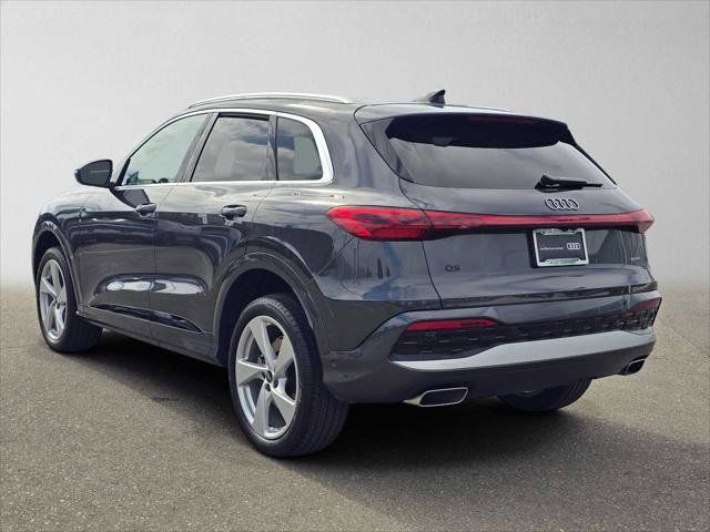 Used 2025 Audi Q5 Premium Plus w/ Premium Plus AWD/4WD image 5
