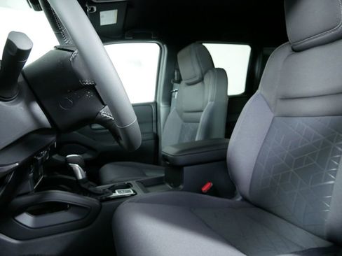 New 2026 Nissan Frontier SV w/ All-Weather Content Package AWD/4WD image 15