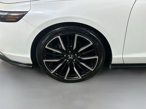 Used 2023 Honda Accord Touring image 8