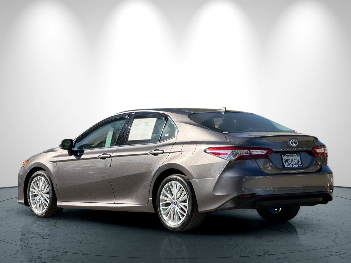 Used 2019 Toyota Camry XLE w/ 4 Season Floor Mat Package FWD image 6