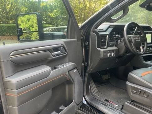 Used 2025 GMC Sierra 2500 AT4 w/ AT4 Premium Plus Package AWD/4WD image 4