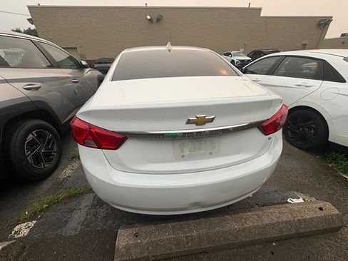 Used 2019 Chevrolet Impala LT FWD image 3