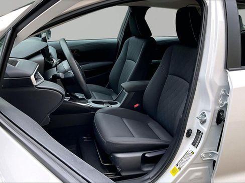 Certified 2025 Toyota Corolla LE FWD image 8