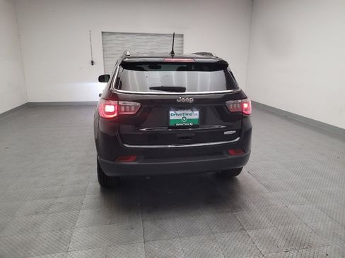 Used 2018 Jeep Compass Latitude w/ Popular Equipment Group FWD image 6