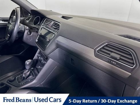 Used 2020 Volkswagen Tiguan SE R-Line w/ 3rd Row Seat Package image 32