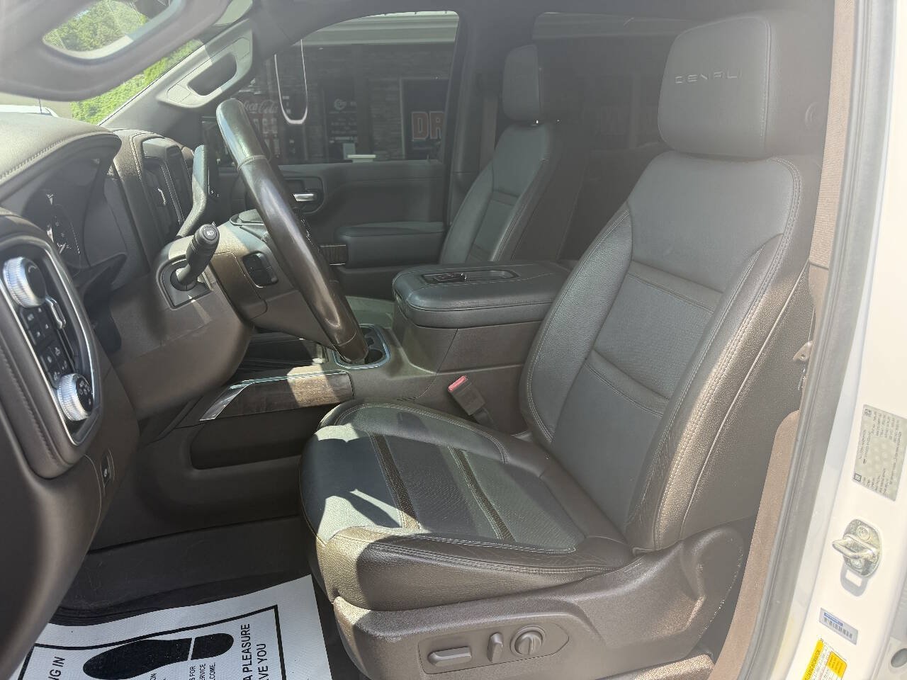 Used 2019 GMC Sierra 1500 Denali w/ Denali Ultimate Package AWD/4WD image 12