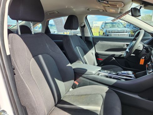Certified 2022 Hyundai Sonata SE w/ Cargo Package image 16
