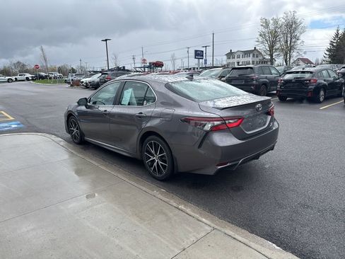 Used 2023 Toyota Camry SE AWD/4WD image 5