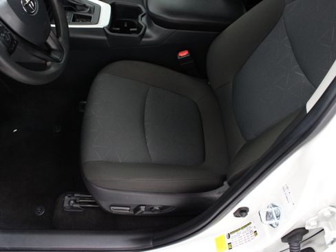 Used 2025 Toyota RAV4 XLE w/ Convenience Package FWD image 15