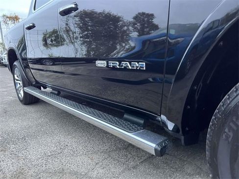 Used 2022 RAM 1500 Limited image 9