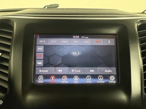 Used 2020 Jeep Cherokee Latitude w/ Advanced Safety Group FWD image 20